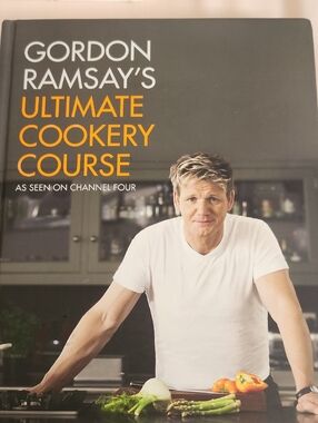 Gordon Ramsay's Ultimate Cookery Course - Gray Cover with Orange Text